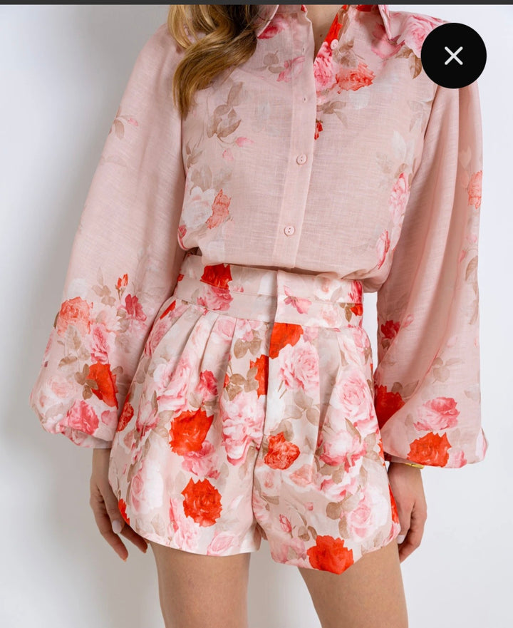 Roze short met bloemen